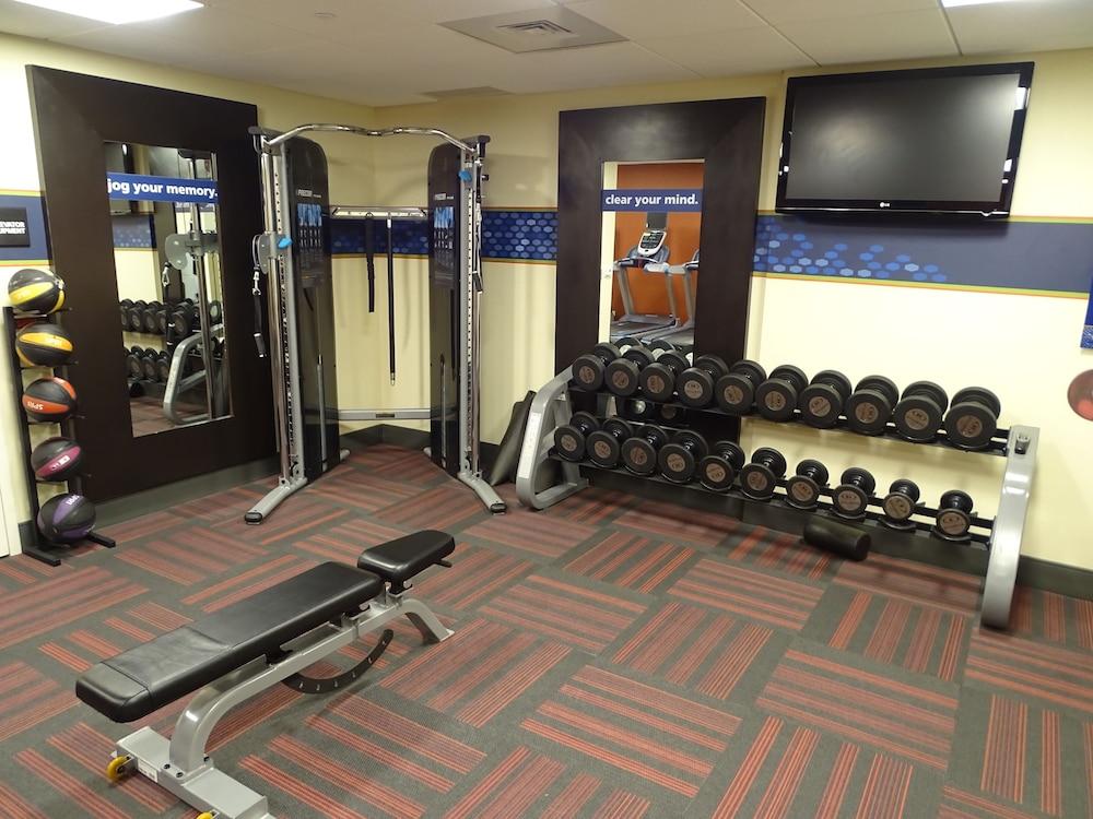Hampton Inn & Suites Madison - West Екстериор снимка