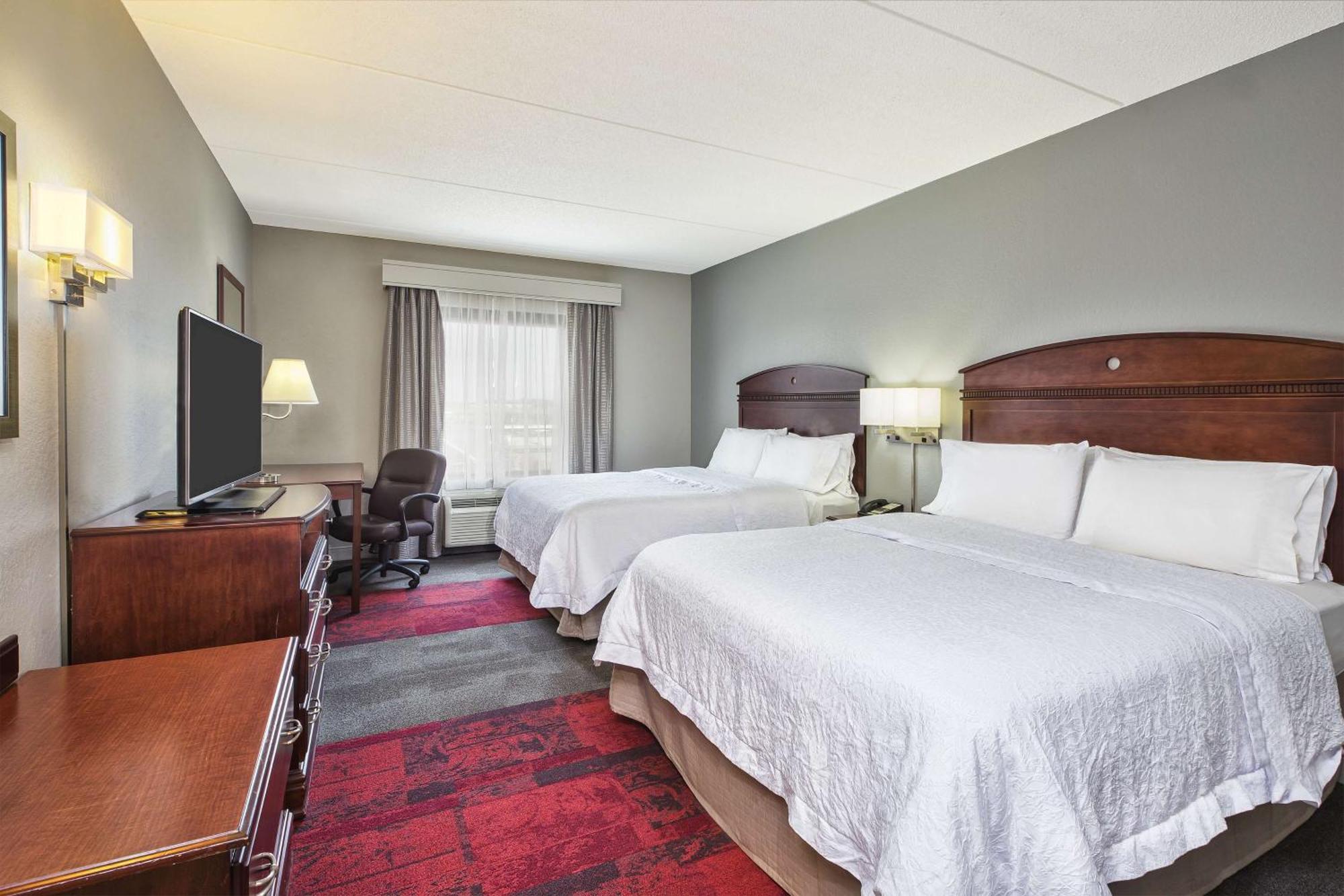 Hampton Inn & Suites Madison - West Екстериор снимка