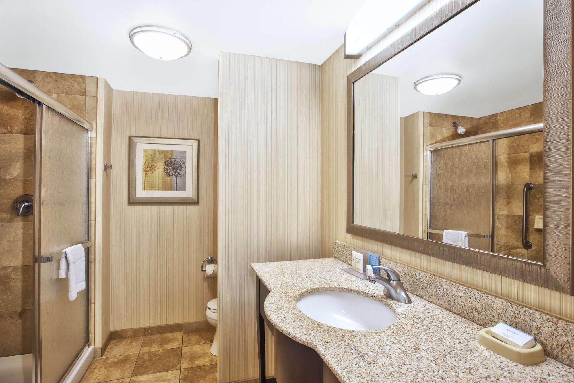 Hampton Inn & Suites Madison - West Екстериор снимка