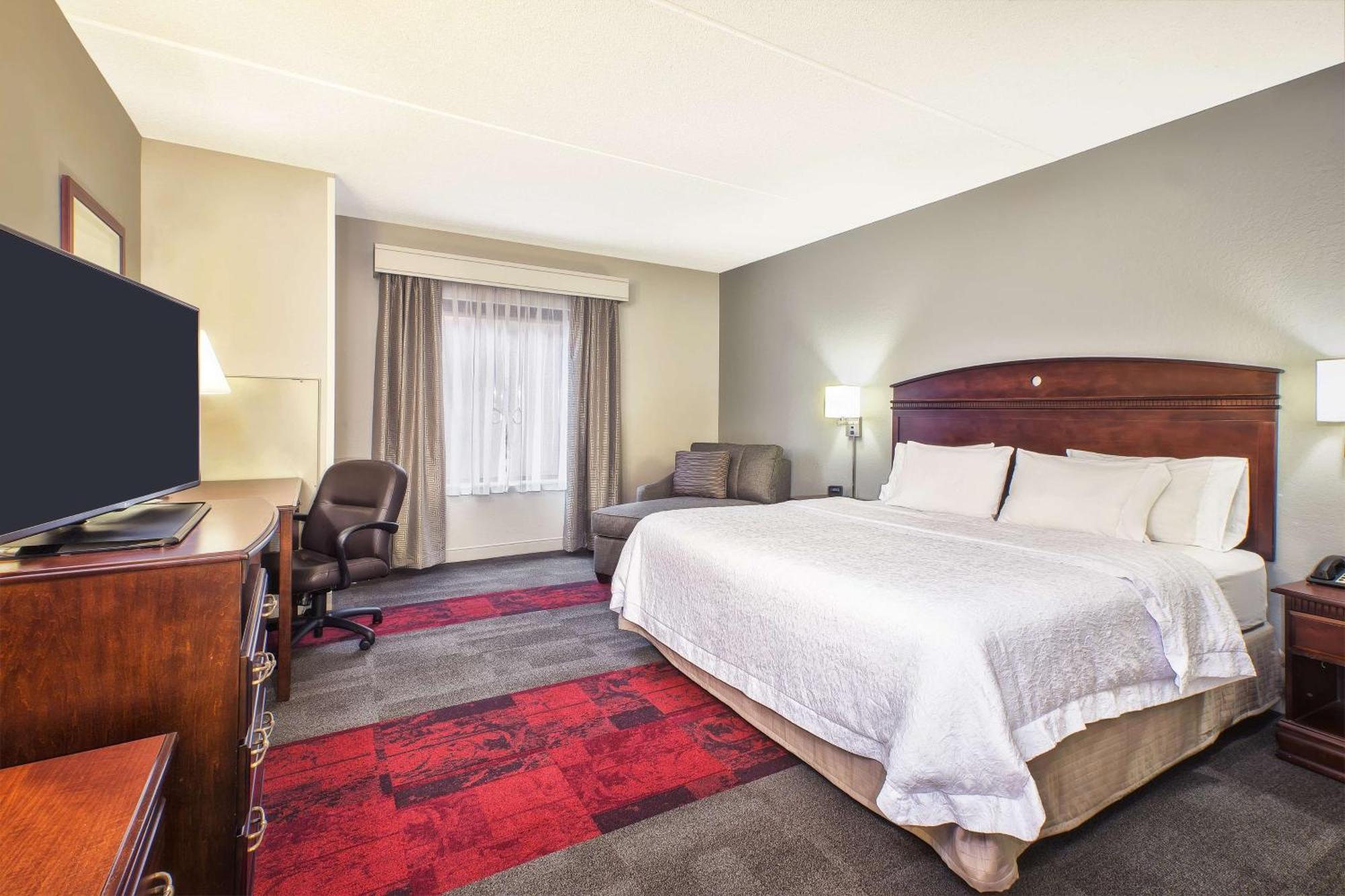 Hampton Inn & Suites Madison - West Екстериор снимка