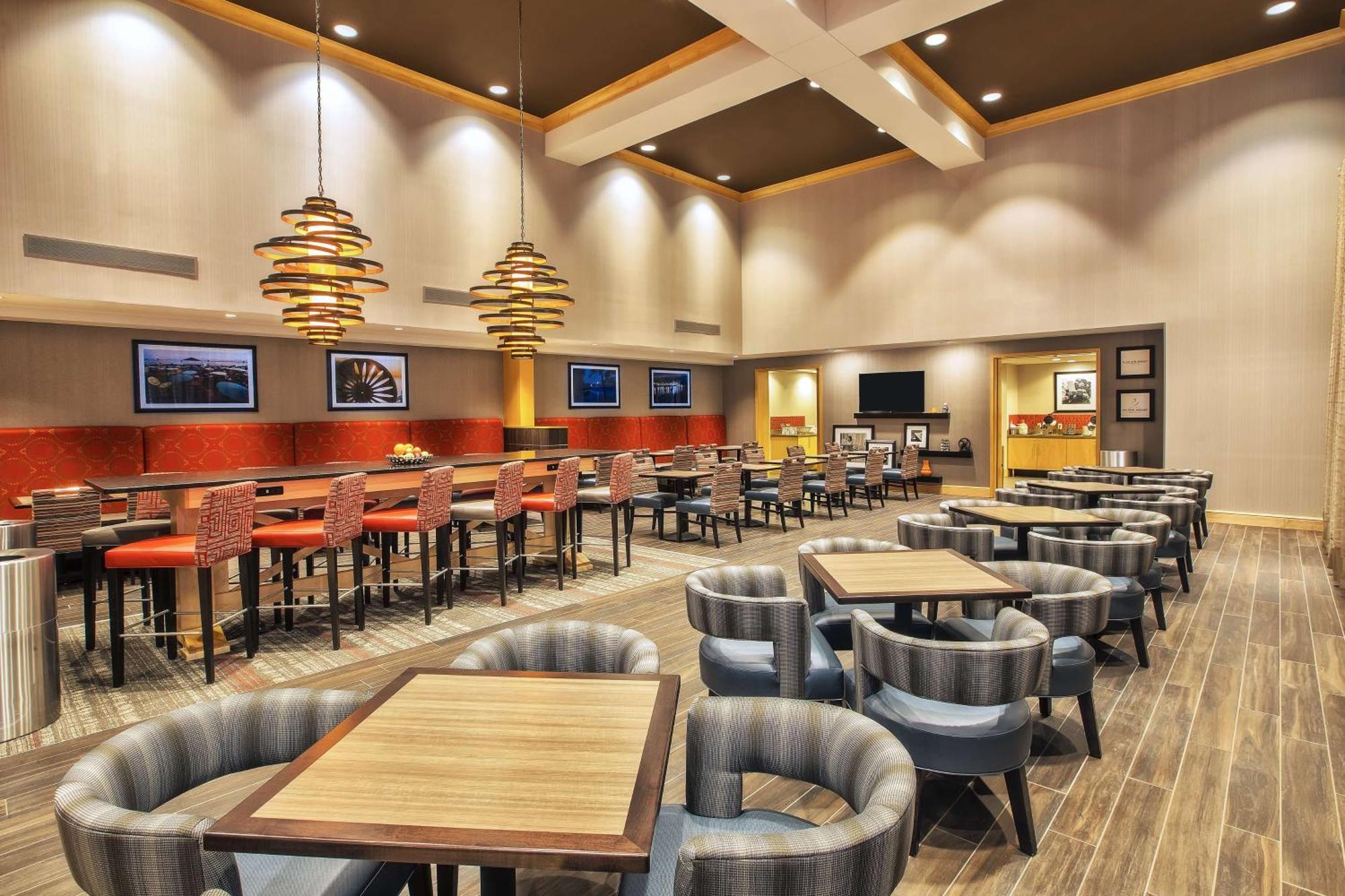 Hampton Inn & Suites Madison - West Екстериор снимка