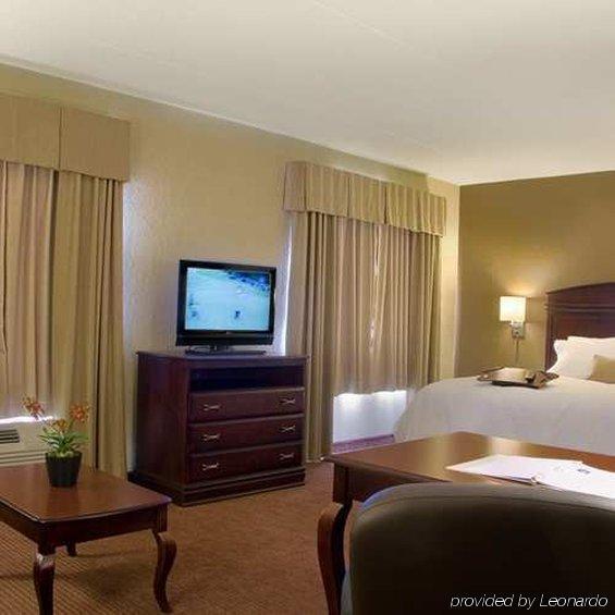 Hampton Inn & Suites Madison - West Стая снимка