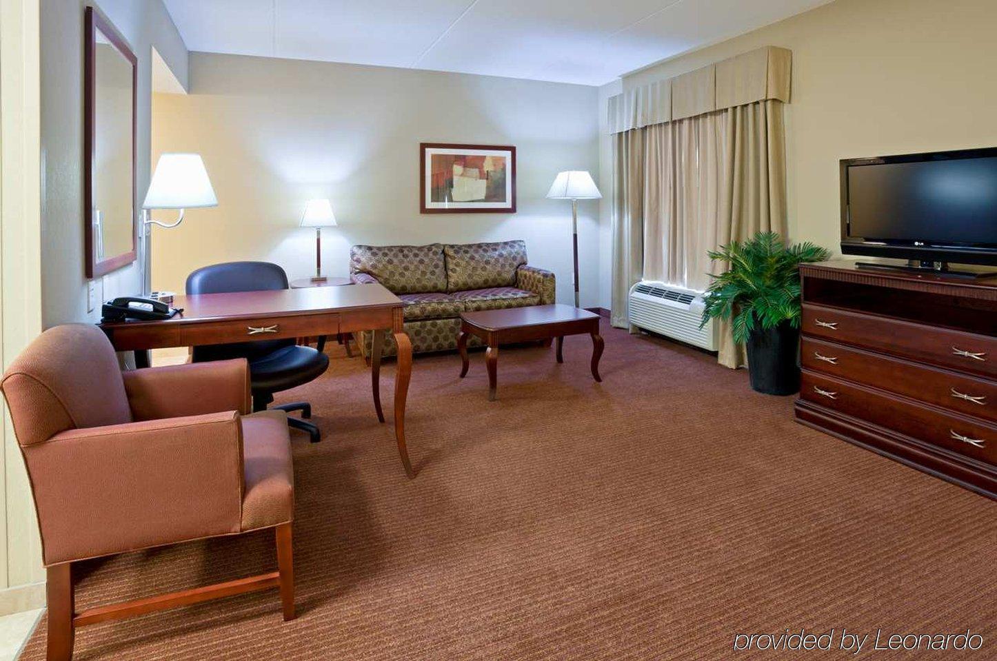 Hampton Inn & Suites Madison - West Екстериор снимка