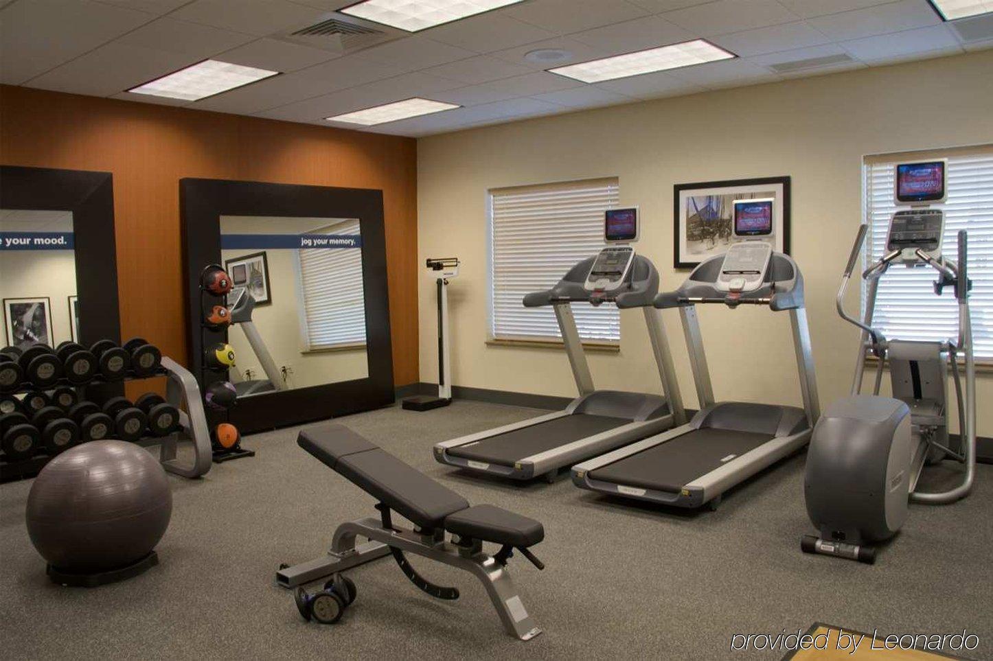 Hampton Inn & Suites Madison - West Съоръжения снимка