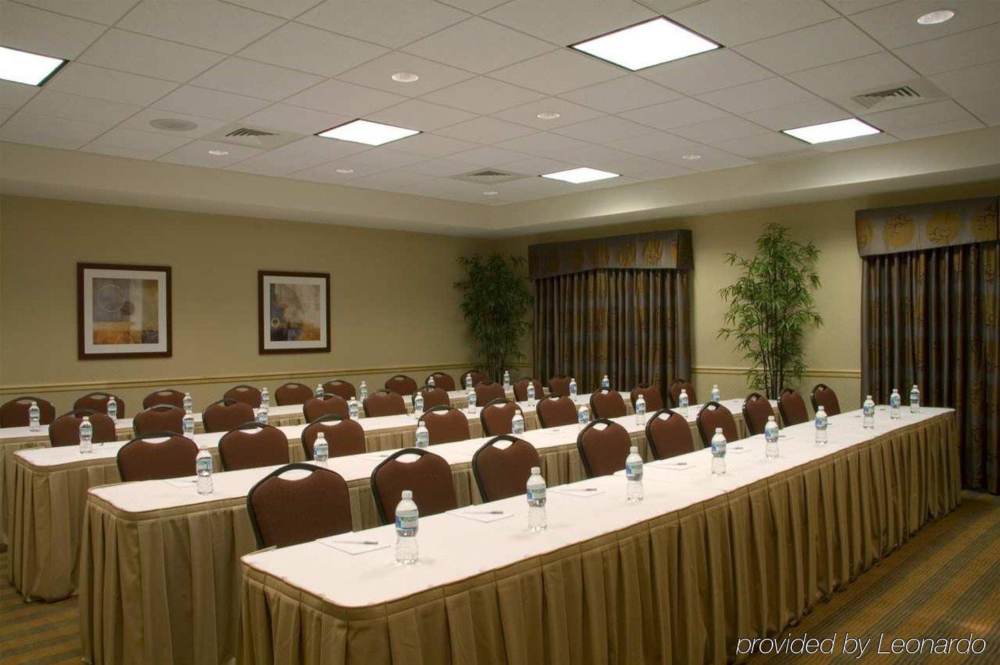 Hampton Inn & Suites Madison - West Съоръжения снимка