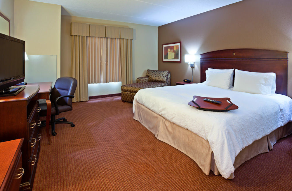 Hampton Inn & Suites Madison - West Екстериор снимка
