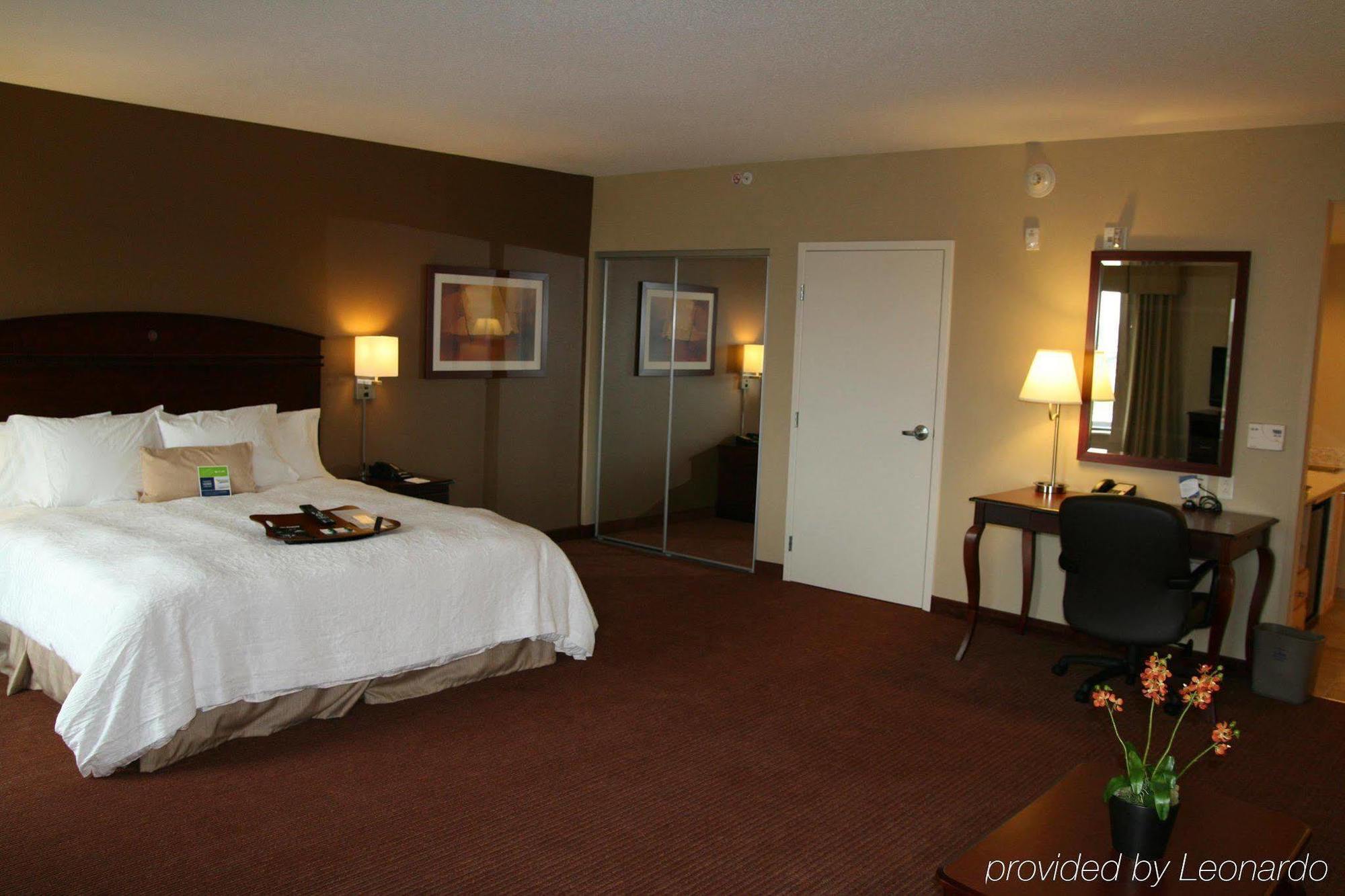 Hampton Inn & Suites Madison - West Стая снимка