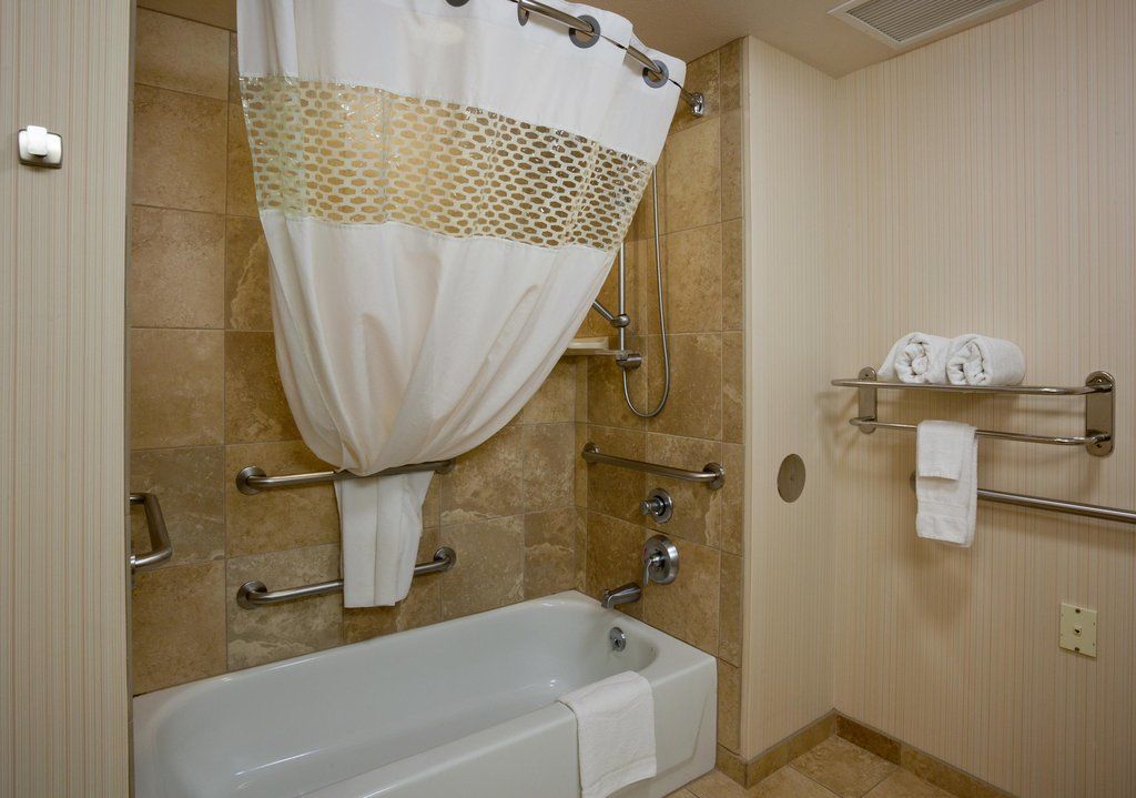 Hampton Inn & Suites Madison - West Екстериор снимка